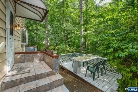 19 Skyland Ave, Haskell, NJ 07420 photo 2