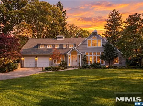 15 Duck Pond Rd, Demarest, NJ 07627