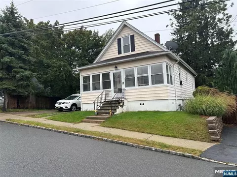 45 Hillcrest Ave, Woodland Park, NJ 07424