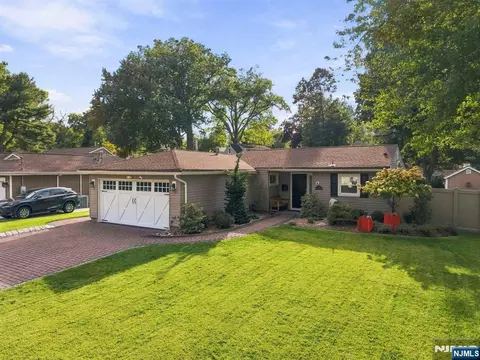 59 Eagle Dr, Emerson, NJ 07630