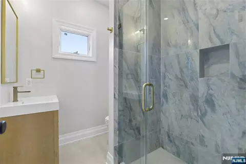 Bath - 367 Johnson Ave, Teaneck, NJ 07666 photo 6 of 7