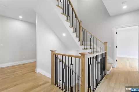 Entry Way - 367 Johnson Ave, Teaneck, NJ 07666 photo 13 of 15