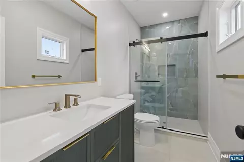 Bath - 367 Johnson Ave, Teaneck, NJ 07666 photo 1 of 7