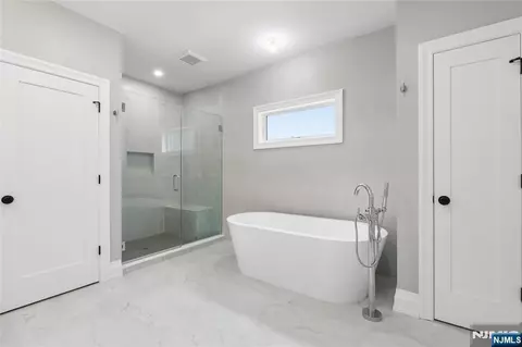 Entry Way - 367 Johnson Ave, Teaneck, NJ 07666 photo 14 of 15