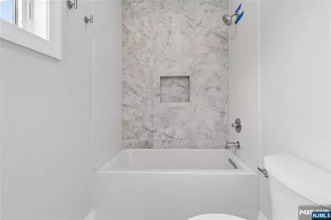 Bath - 367 Johnson Ave, Teaneck, NJ 07666 photo 3 of 7