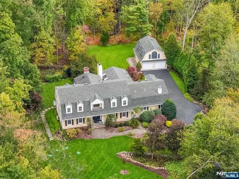 22 Millstream Rd, Saddle River, NJ 07458