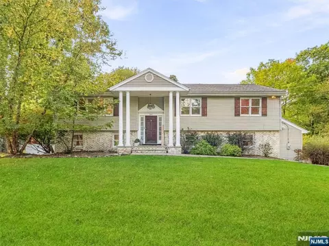 345 Shadyside Rd, Ramsey, NJ 07446