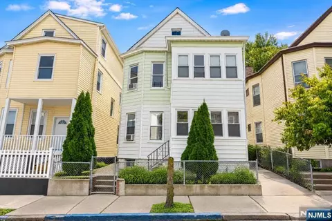 264 Harrison St, Passaic, NJ 07055