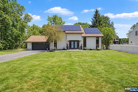 5 Three Rivers Dr, Lake Hopatcong, NJ 07849