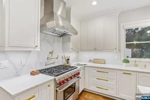 Kitchen - 8 Broad St, Demarest, NJ 07627 photo 4 of 5