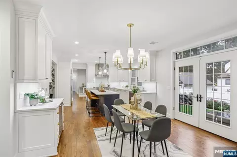Dining - 8 Broad St, Demarest, NJ 07627 photo 3 of 4