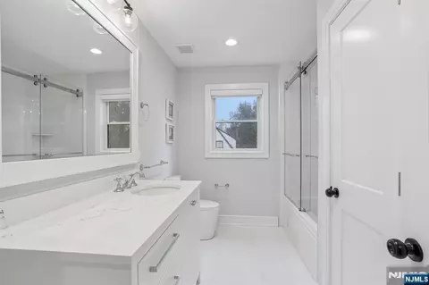 Bath - 8 Broad St, Demarest, NJ 07627 photo 4 of 6
