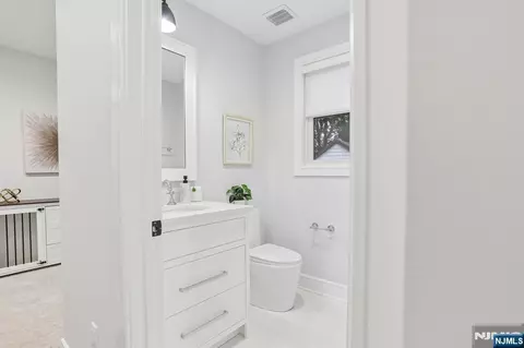Entry Way - 8 Broad St, Demarest, NJ 07627 photo 2 of 7