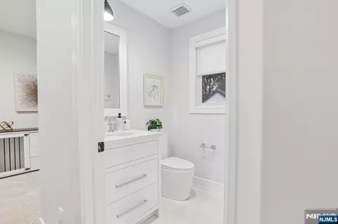 Entry Way - 8 Broad St, Demarest, NJ 07627 photo 2 of 8