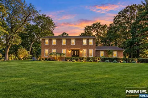 23 Riverview Ter, Mahwah, NJ 07430