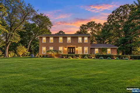 23 Riverview Ter, Mahwah, NJ 07430