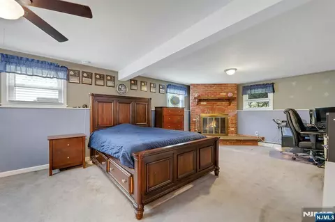 Bedroom - 21 Aldrin Dr, Wanaque, NJ 07465 photo 6 of 7
