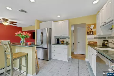 Kitchen - 21 Aldrin Dr, Wanaque, NJ 07465 photo 1 of 4