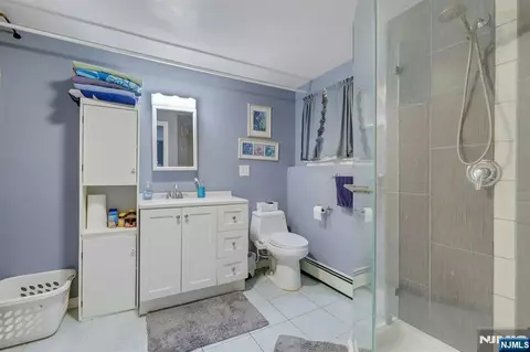 Bath - 21 Aldrin Dr, Wanaque, NJ 07465 photo 3 of 4