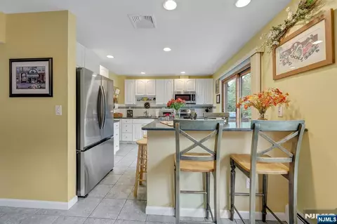 Kitchen - 21 Aldrin Dr, Wanaque, NJ 07465 photo 2 of 4