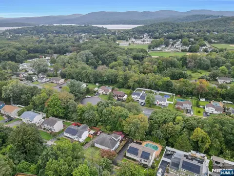 View/Area - 21 Aldrin Dr, Wanaque, NJ 07465 photo 4 of 5