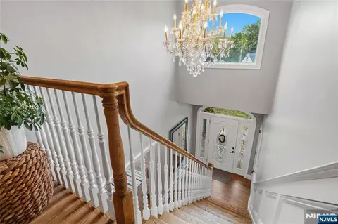 Entry Way - 15 Chapel Pl, Wayne, NJ 07470 photo 3 of 6