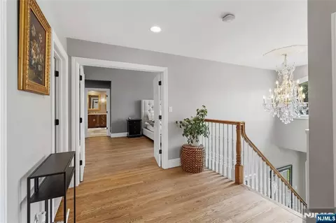 Entry Way - 15 Chapel Pl, Wayne, NJ 07470 photo 4 of 6