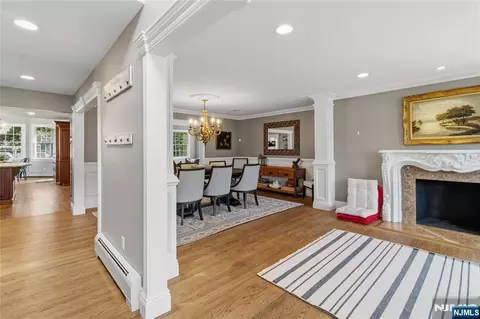 Entry Way - 15 Chapel Pl, Wayne, NJ 07470 photo 2 of 6