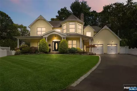 Exterior - 15 Chapel Pl, Wayne, NJ 07470 photo 2 of 12
