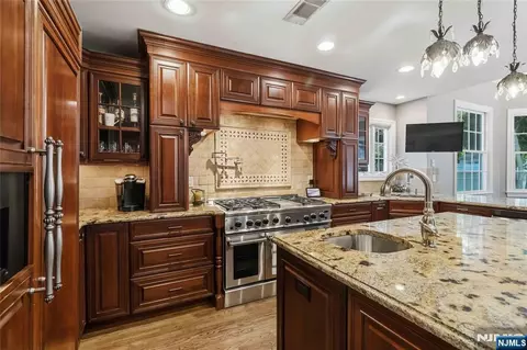 Kitchen - 15 Chapel Pl, Wayne, NJ 07470 photo 2 of 4