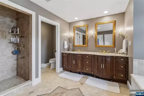 Bath - 15 Chapel Pl, Wayne, NJ 07470 photo 4 of 5