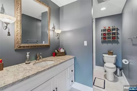 Bath - 15 Chapel Pl, Wayne, NJ 07470 photo 2 of 5