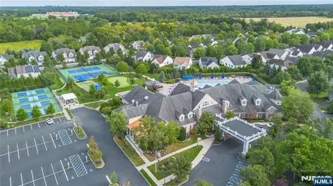 66 Saratoga Ct, Somerset, NJ 08873