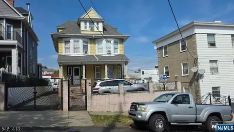 197 Grafton Ave, Newark, NJ 07104