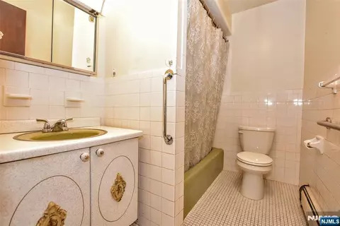 Bath - 119 E Central Ave, Wharton, NJ 07885 photo 2 of 3