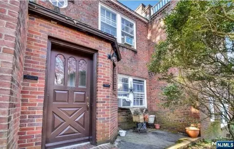 185 E Palisade Ave #D6B, Englewood, NJ 07631