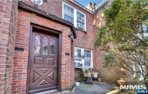 185 E Palisade Ave #D6B, Englewood, NJ 07631