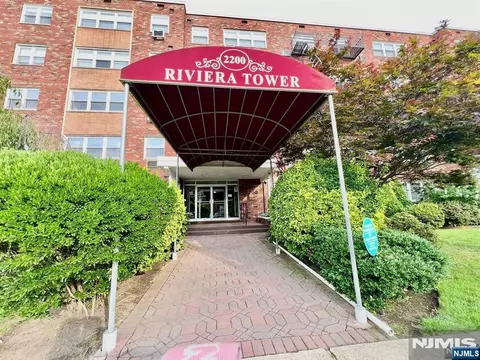 2200 Center Ave #E7, Fort Lee, NJ 07024