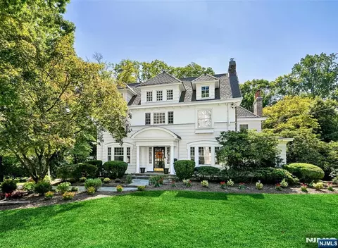326 W End Ave, Ridgewood, NJ 07450