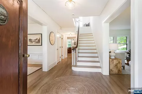 Entry Way - 121 Christopher St, Montclair, NJ 07042 photo 2 of 5