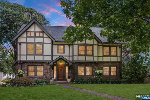 121 Christopher St, Montclair, NJ 07042
