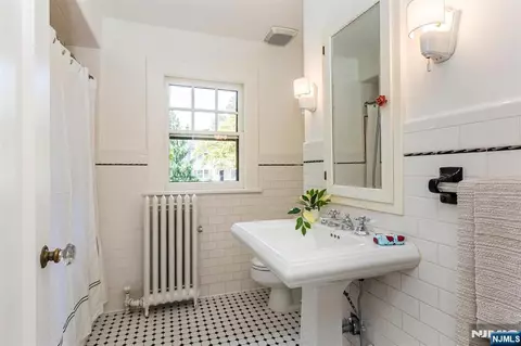 Bath - 121 Christopher St, Montclair, NJ 07042 photo 3 of 4