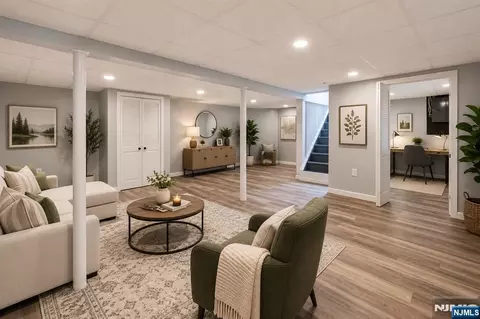 Living - 122 Garside Ave, Wayne, NJ 07470 photo 2 of 6