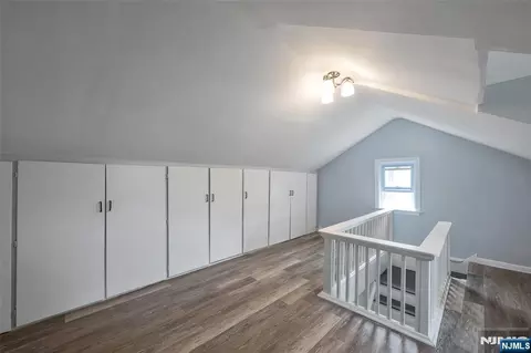 Entry Way - 122 Garside Ave, Wayne, NJ 07470 photo 4 of 4