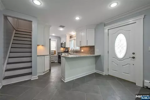 Entry Way - 122 Garside Ave, Wayne, NJ 07470 photo 1 of 4
