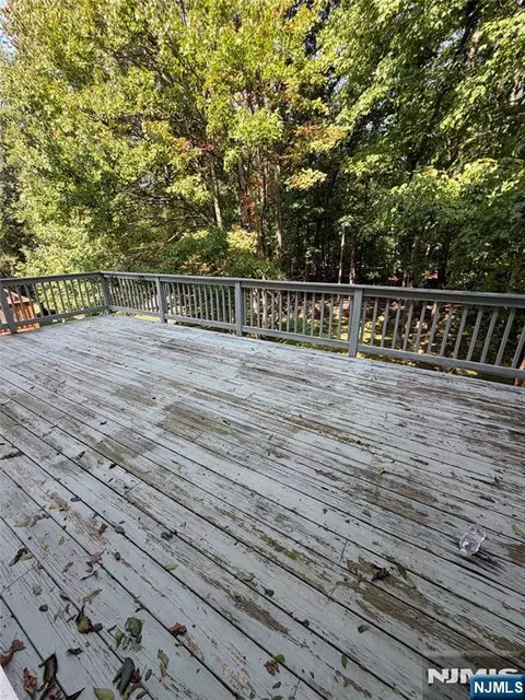 Exterior - 123 Bobolink Ct, Wayne, NJ 07470 photo 1 of 2