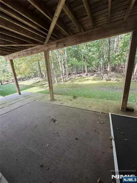 Exterior - 123 Bobolink Ct, Wayne, NJ 07470 photo 2 of 2