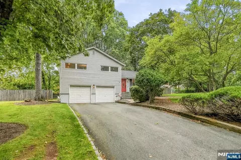 46 Standish Rd, Hillsdale, NJ 07642