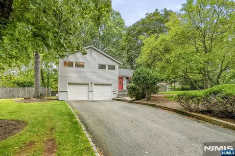 46 Standish Rd, Hillsdale, NJ 07642
