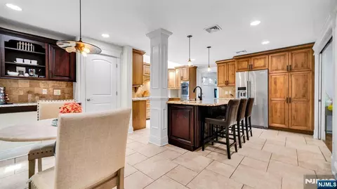 Entry Way - 26 Devonshire Rd, Cresskill, NJ 07626 photo 2 of 8